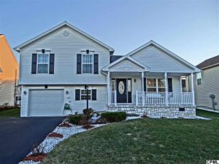 16 Princeton Dr, Carlisle, PA 17013-4817