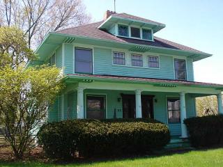 57 John St, Springfield, OH 45506-3438