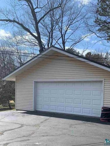 25 Howard Gnesen Rd, Duluth, MN 55811-1611