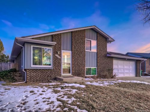 628 Naples Way, Aurora, CO 80011-4551