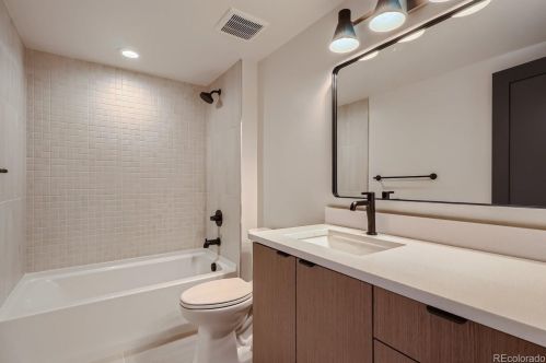 1064 Jasmine St, Denver CO  80220-4518 exterior