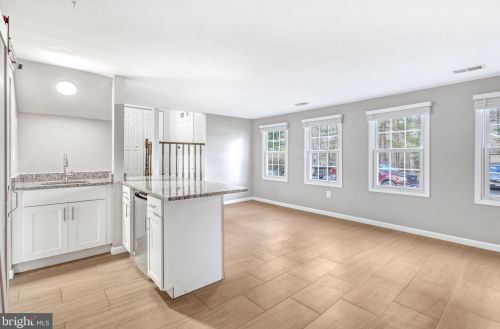 9919 Coffer Woods Rd, Springfield VA  22015-2903 exterior