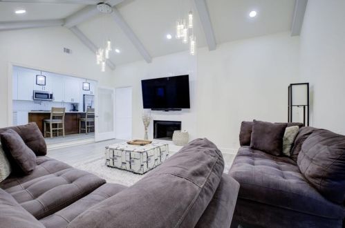 4985 Cascade Overlook, Atlanta GA  30331-7369 exterior