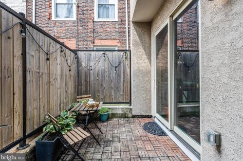 854 Front St, Philadelphia PA 19147-4341 exterior