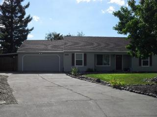 2604 Cliffrose Cir, Medford, OR 97504-4907