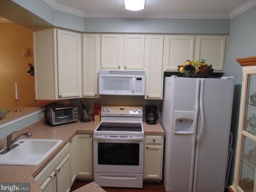 2604 Chapel Lake Dr, Gambrills, MD 21054-1777