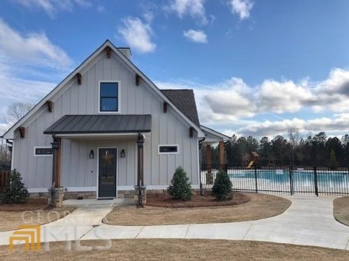 10 Cove Dr, Newnan, GA 30263-5992