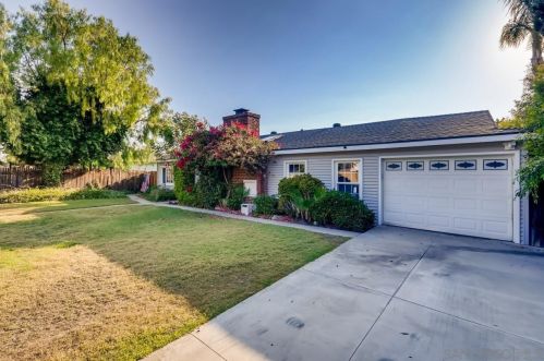 484 Silvery Ln, El Cajon, CA 92020-2225