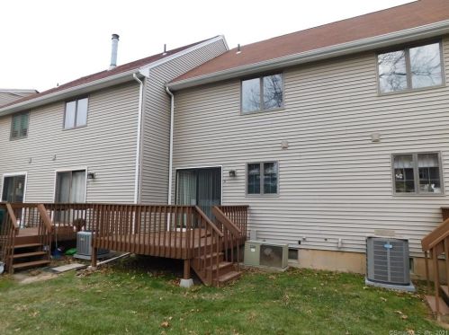 8 Partridge Ct, Windsor Locks, CT 06096-1311