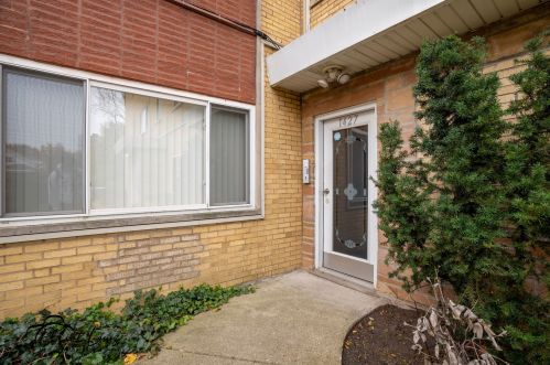 1427 Jarvis Ave, Chicago, IL 60626-2033