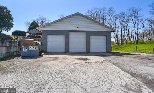 2735 Ritner Hwy, Carlisle PA  17015-9428 exterior