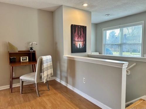84 Mccormick Ln, Middletown CT  06457-2076 exterior