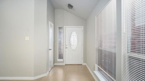 10900 Fawn Valley Dr, Fort Worth TX  76140-5570 exterior