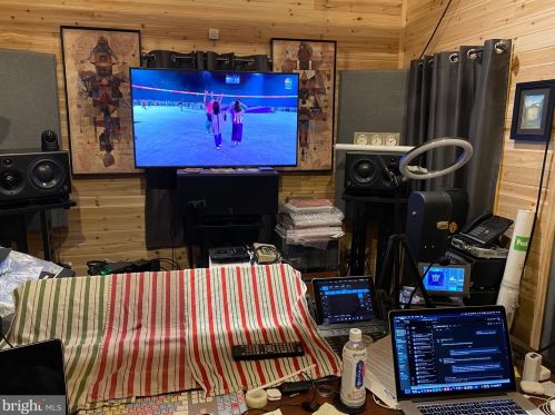 520 End Ave, Tavistock NJ  08033-2630 exterior