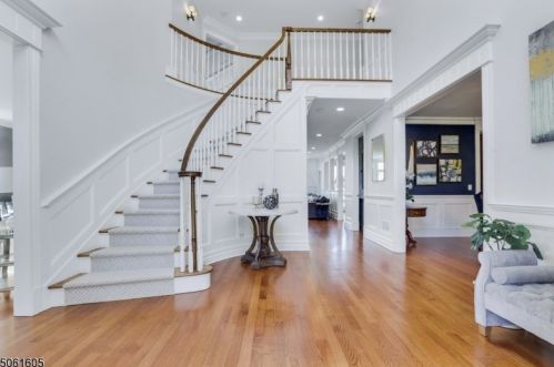 8 Jodi Ln, Chatham Township, NJ 07928-1051