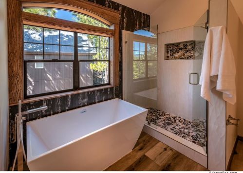 12275 Stockholm Way, Truckee CA  96161-6945 exterior