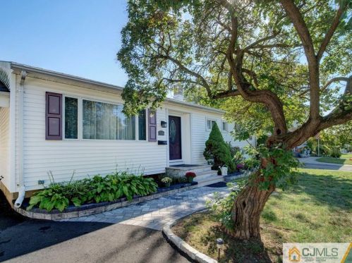 116 Southwood Dr, Old Bridge, NJ 08857-1627