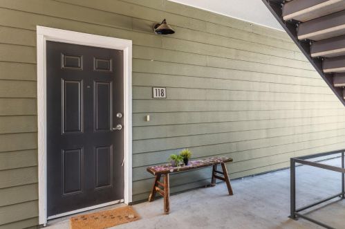 1818 Moore Blvd, Davis, CA 95618-7683