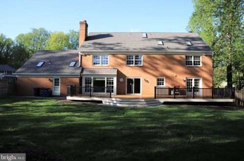 1164 Old Stage Ct, Mc Lean, VA 22102-2514