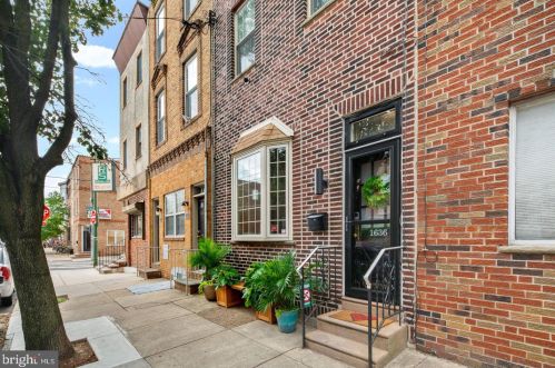 1636 10th St, Philadelphia, PA 19148-1134