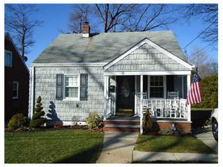 11 Price St, Sayreville, NJ 08872-1643