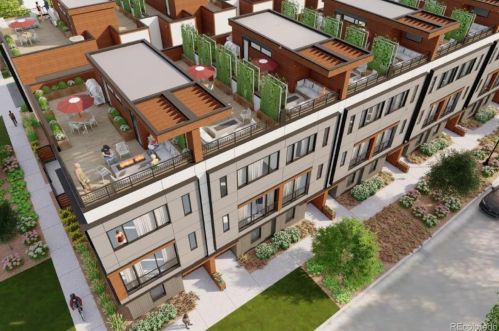 2350 Tremont Pl, Denver CO  80205-3135 exterior