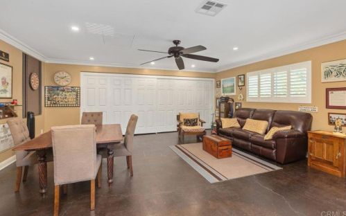 3433 Royal Rd, Vista CA  92084-6616 exterior