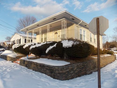 61 Brush Hill Rd, Providence, RI 02909-4904