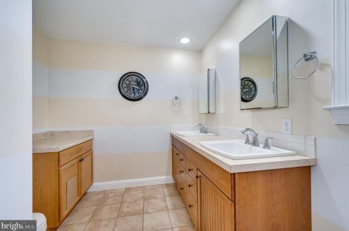 20 Nansfield Dr, Harpers Ferry WV 25425-3198 exterior