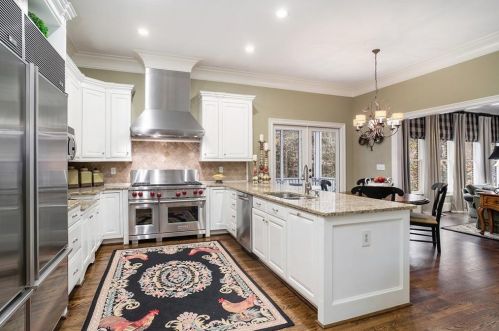 57 Habersham Cove Dr, Atlanta, GA 30305-5402