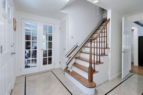23 Mayflower Dr, Wilton, CT 06897-1003