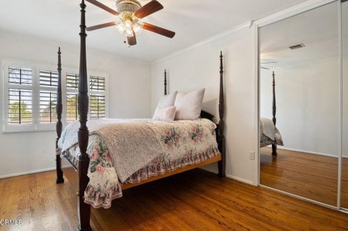 2347 Caracas St, Glendale CA  91214-3004 exterior