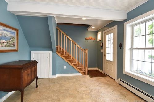 20 Ledge Rd, Niantic, CT 06357-2744
