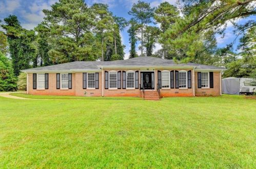 2230 Country Club Dr, Conyers, GA 30013-5104