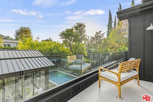 15754 Morrison St, Van Nuys CA  91436-1544 exterior