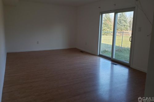 21 Summershade Cir, Piscataway NJ  08854-5906 exterior