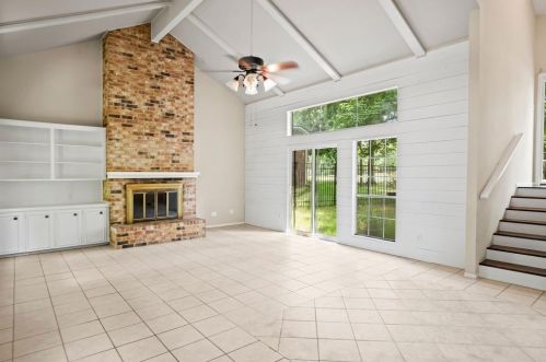 203 Deep Dl Ln, Conroe TX  77304-1249 exterior