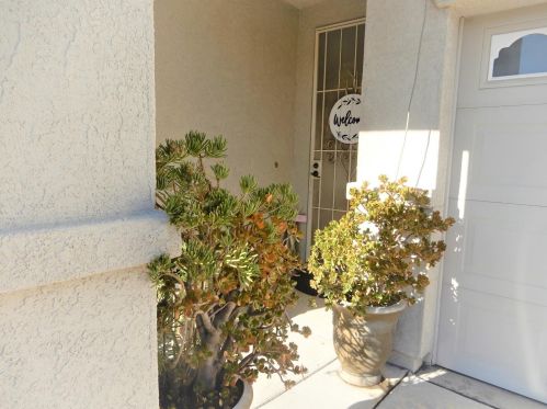 200 Cicero Cir, Elk Grove, CA 95758-7257