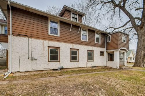 1083 Chatsworth St, Saint Paul MN  55103-1056 exterior