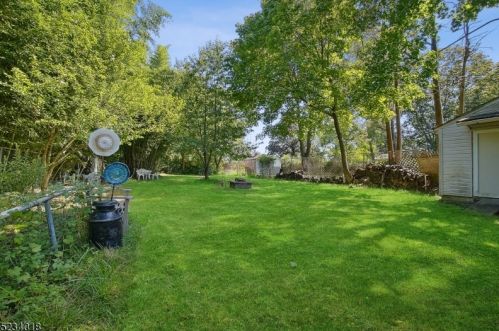 9 Crestmont Rd, Town Center NJ  07052-1601 exterior