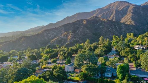 2360 Shields St, Glendale CA  91214-1541 exterior