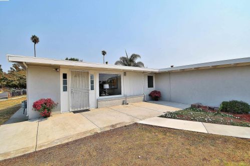 2035 Florida St, Hayward, CA 94545-4709