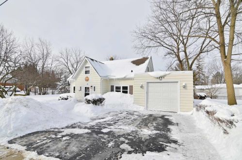1248 Belle Plaine Ave, Gurnee, IL 60031-3709