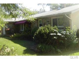 1453 Locksley Dr, Bethlehem, PA 18018-1524
