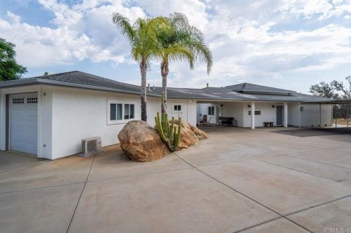 1425 Cedar St, Ramona, CA 92065-1325
