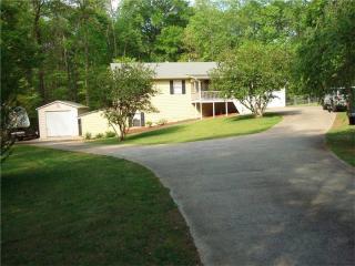6209 Emerald Springs Dr, Acworth, GA 30102-2763