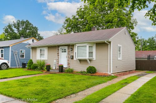 4239 Scoville Ave, Forest View, IL 60402-4431