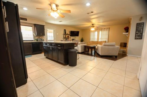 6326 Mc Cartney Ln, Garland TX 75043-5934 exterior