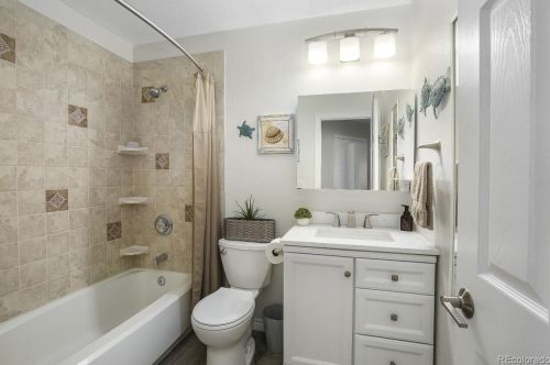 1515 Richfield Way, Denver CO  80017-5273 exterior