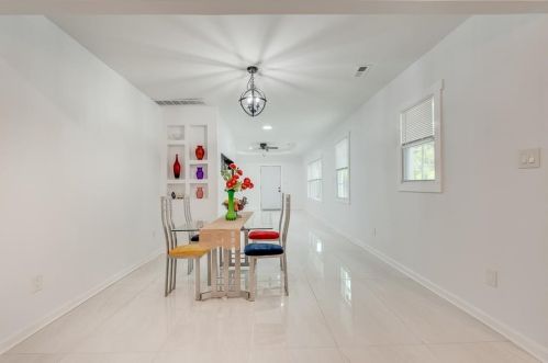 2705 Baker Rdg Dr, Atlanta GA  30318-7258 exterior